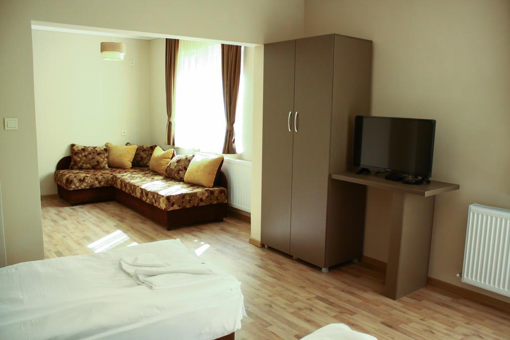 Kŭrdzhali Guest House Central מראה חיצוני תמונה
